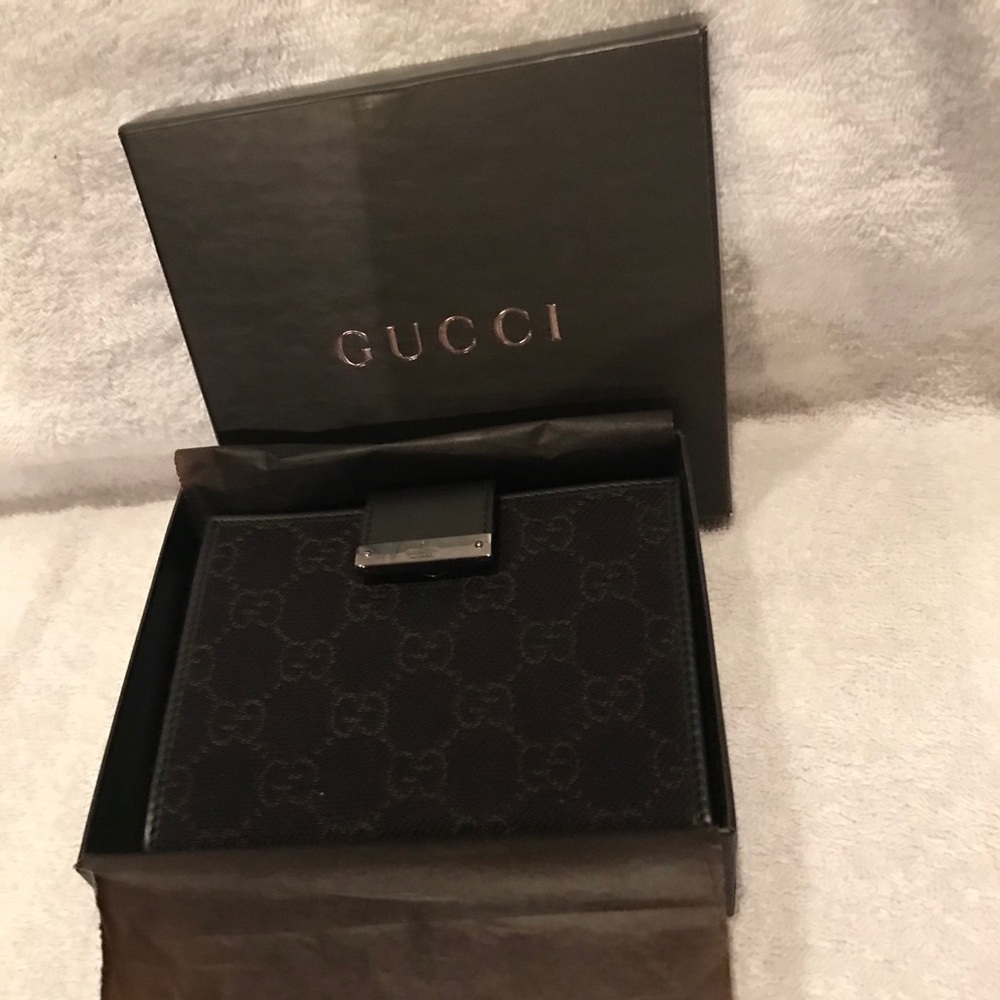 New Authentic Gucci brown canvas wallet
